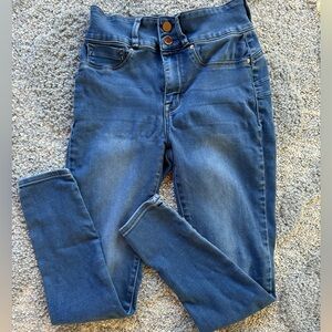 Seven Skinny Jeans. Size 6